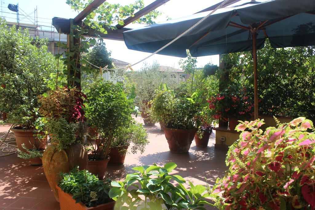 La Terrazza Da Ernestina Apartment Lucca Bilik gambar