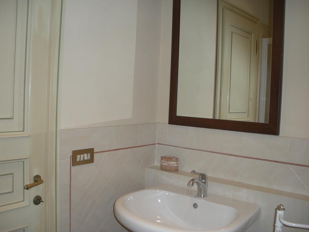La Terrazza Da Ernestina Apartment Lucca Bilik gambar
